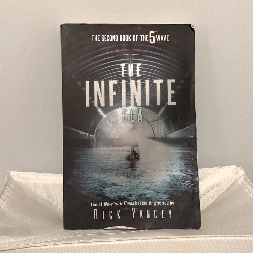 The 5th Wave Collection - Picture 3 of 4